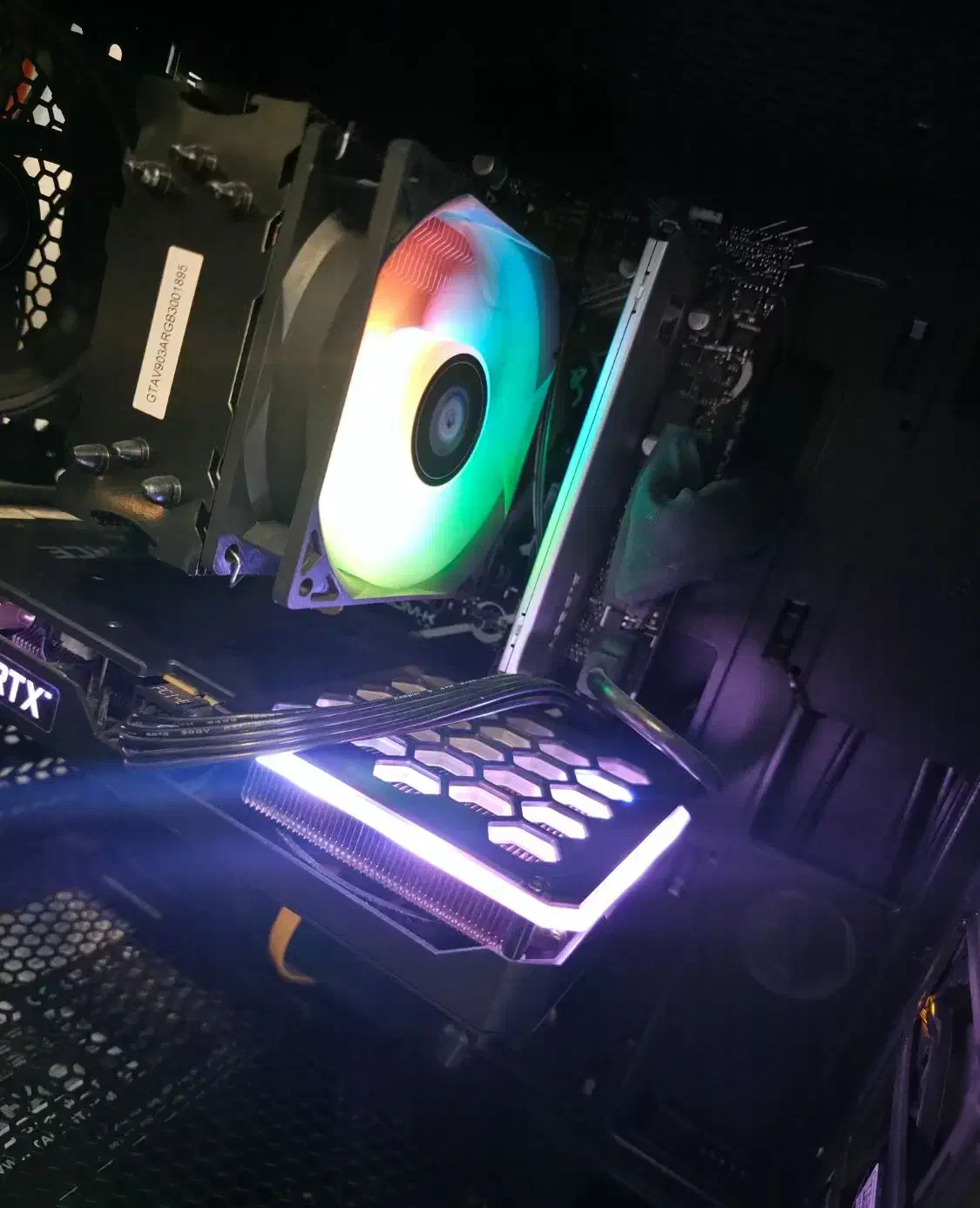 کیس گیمینگ کم کارکرد|رایانه رومیزی|شیراز, ریشمک|دیوار