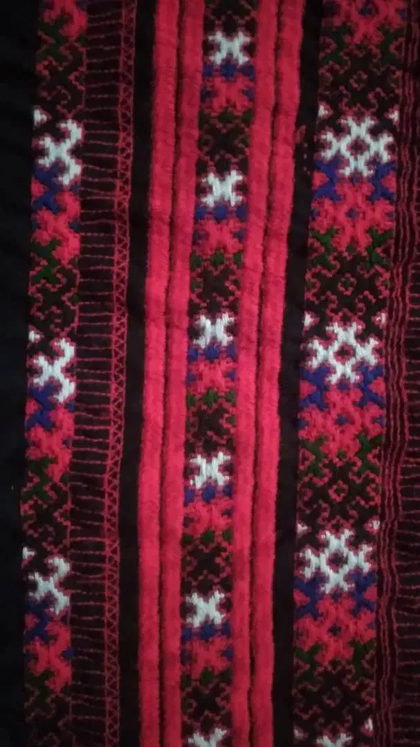 دوزنده چرخ ودست پذیرفته میشود|لباس|سراوان, |دیوار