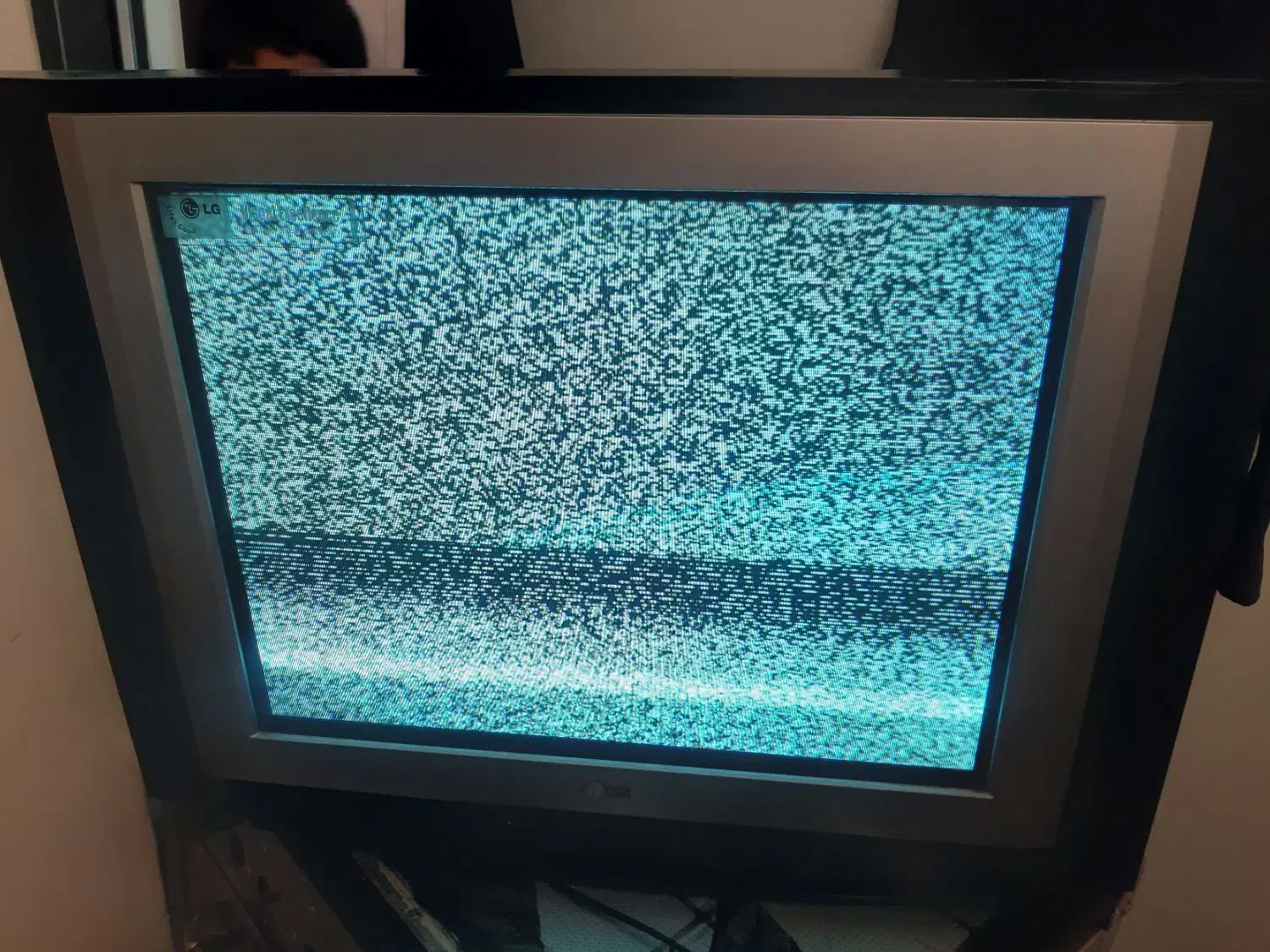 تلوزیون ال جی ۳۲|تلویزیون و پروژکتور|فولادشهر, مسکن مهر فولادشهر|دیوار