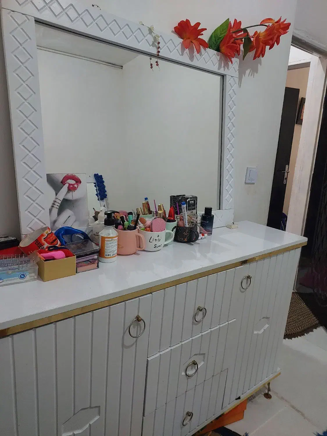 آینه وکنسول زیبا وتمیز|بوفه، ویترین، کنسول|دهلران, |دیوار