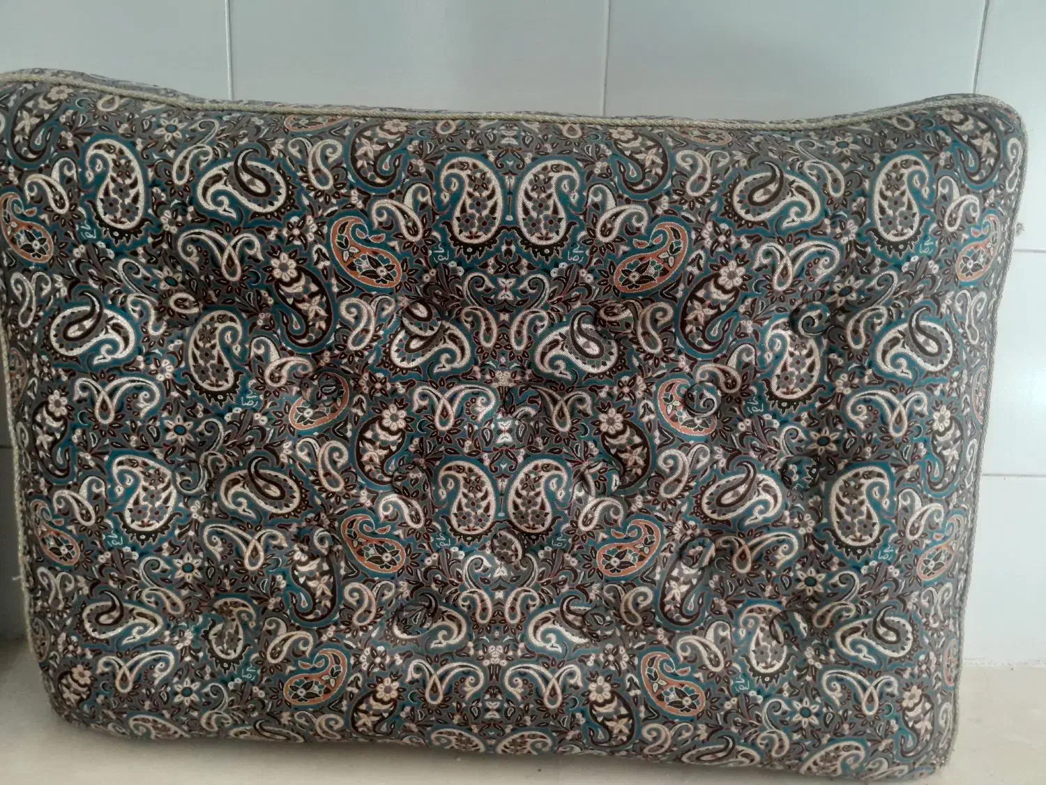 ۳ جفت پشتی ترمی|پشتی|حمیدیا, |دیوار