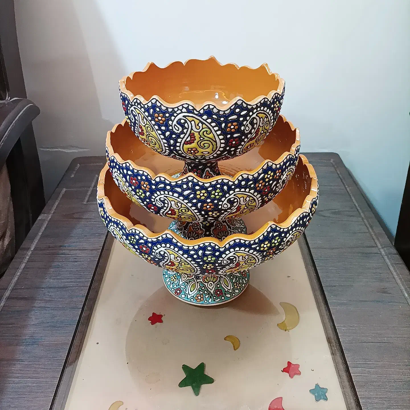 نیازمند نیروی لعابکار بر روی سفال|استخدام هنری و رسانه|همدان, |دیوار