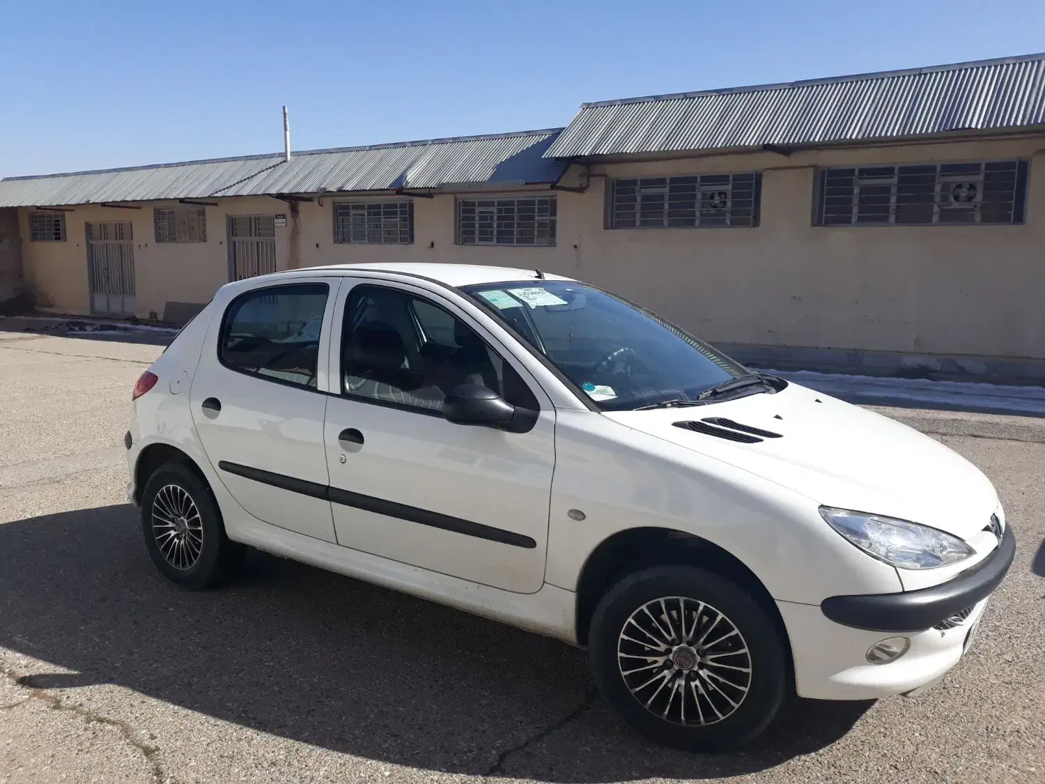 پژو ۲۰۶ ، مدل ۹۷ ، کارمندی|خودرو سواری و وانت|بروجرد, |دیوار