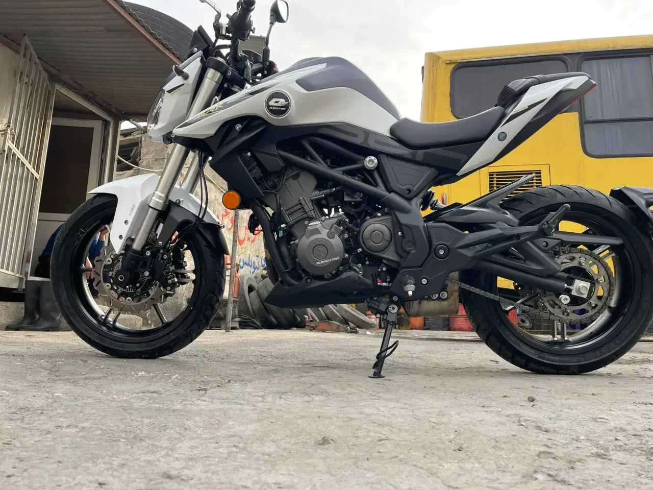 Q J 250 T2|موتورسیکلت|اندیشه, اندیشه فاز ۱|دیوار