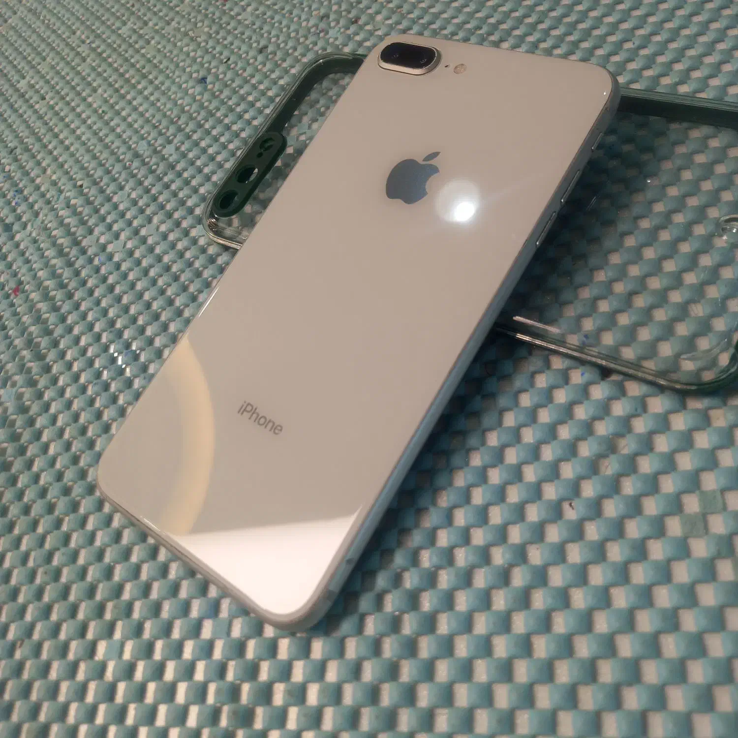 ایفون ۸ پلاس|موبایل|گلبهار, شهر جدید گلبهار|دیوار