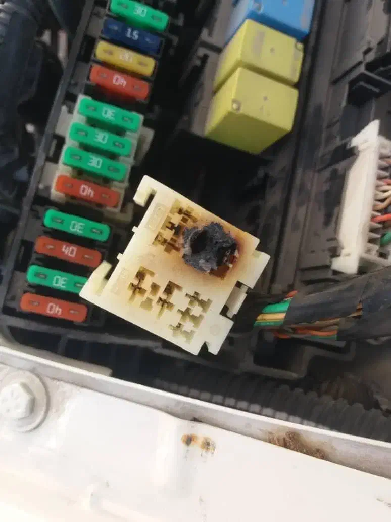 خدمات باطری سازی برق خودرو تست موتور تعمیر در محل|خدمات موتور و ماشین|تبریز, |دیوار