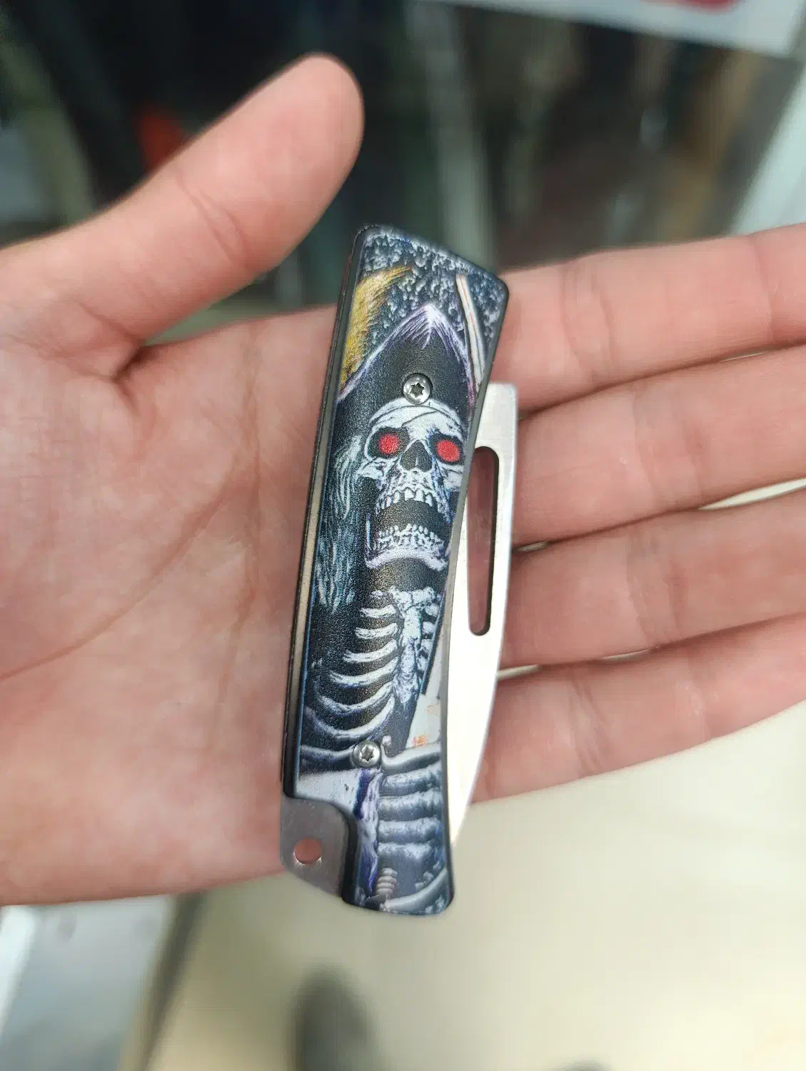 چاقو طرح دار|کلکسیون اشیاء عتیقه|ارومیه, |دیوار