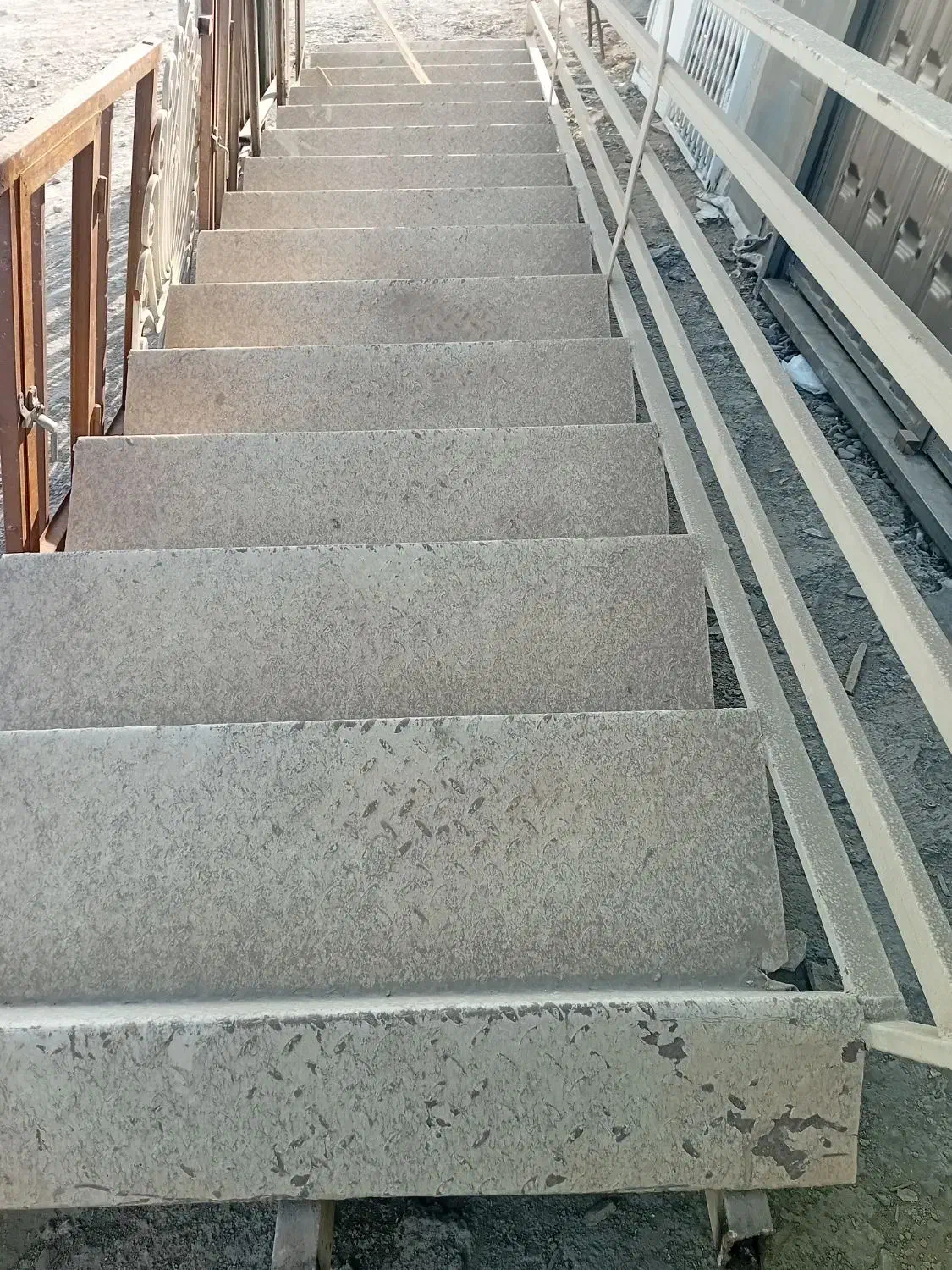 پله صاف کفی آج دار در حد نو|مصالح و تجهیزات ساختمان|چهارباغ, |دیوار