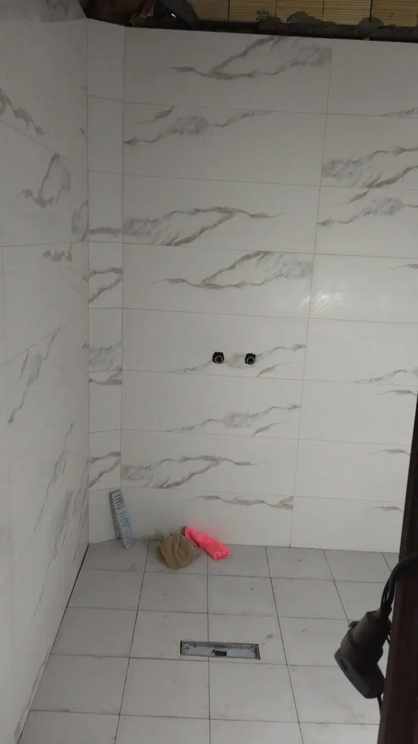 نیازمند کارکر کاشی کار هستم|خدمات پیشه و مهارت|رشت, حومه رشت|دیوار