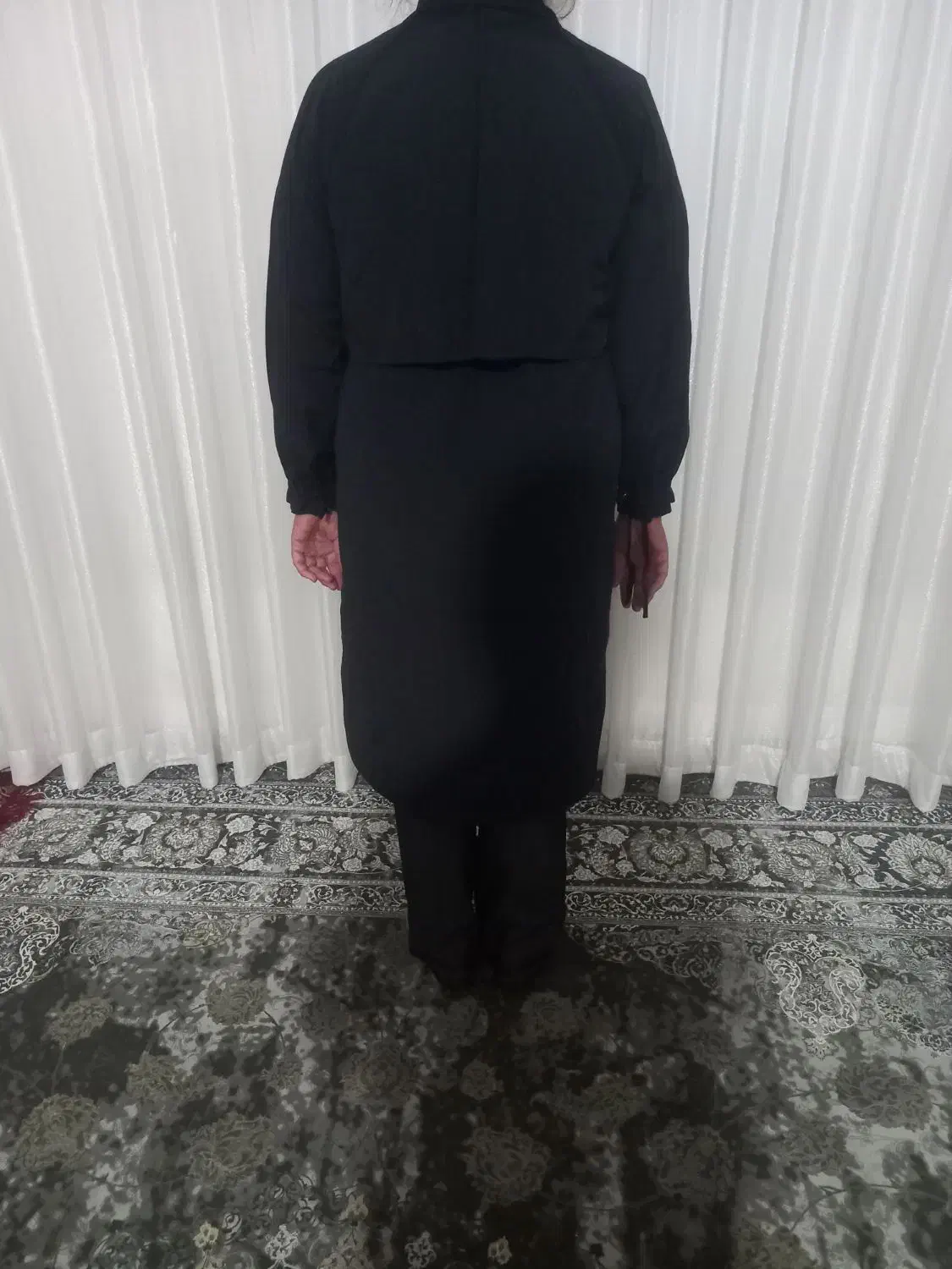 مانتو وبارونی پالتو|لباس|نیشابور, سرآب کوشک|دیوار