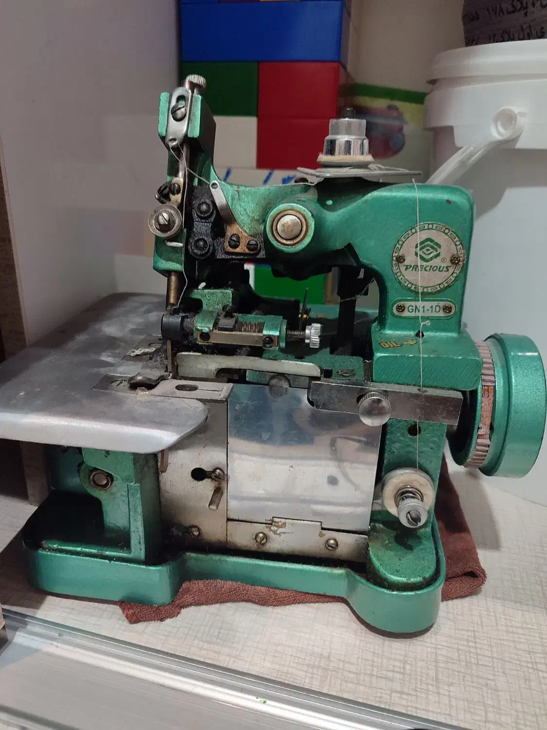 سر دوز|چرخ خیاطی و ریسندگی|اندیشه, پرنیان|دیوار