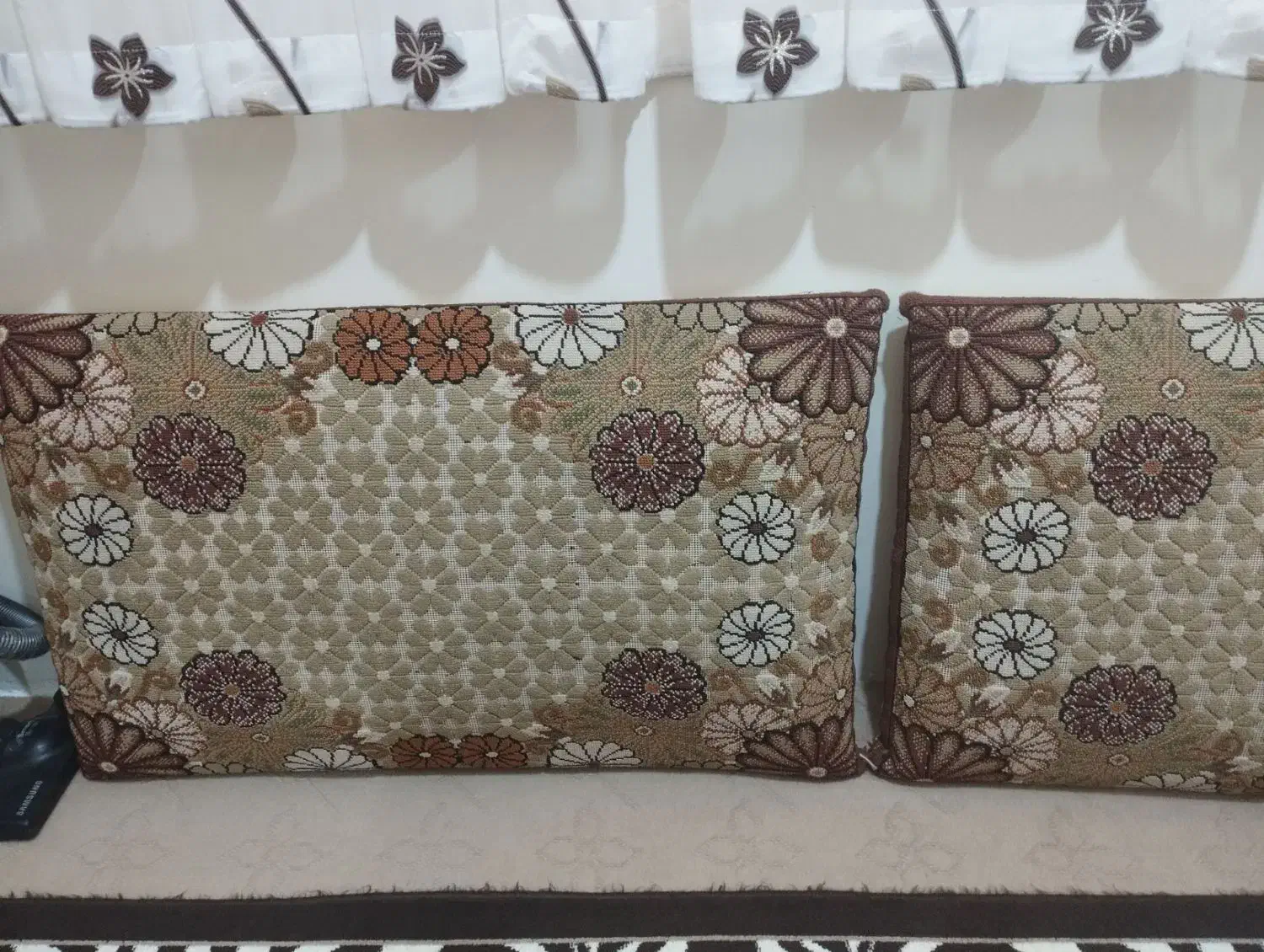 یه جفت پشتی|پشتی|الوند, |دیوار