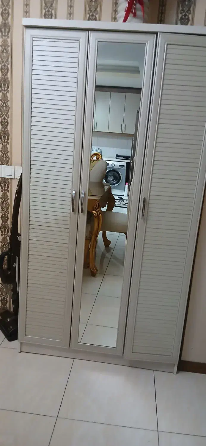 جاکفشی در حد نو|جاکفشی، کمد، دراور|فردیس, منظریه|دیوار