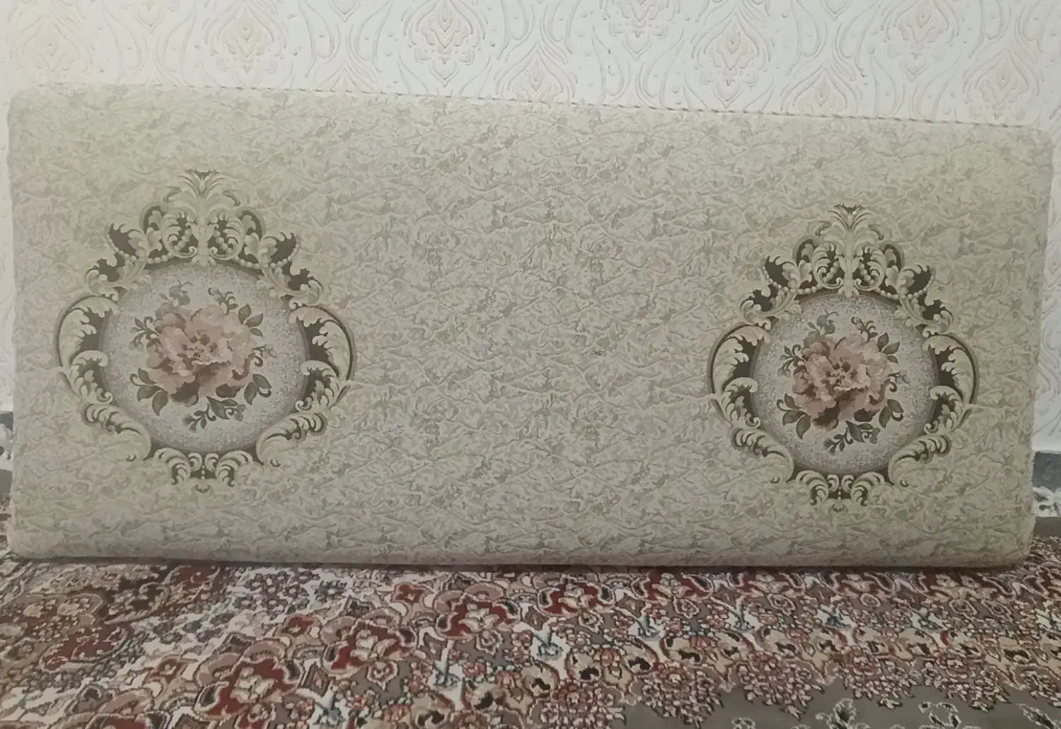 پشتی|پشتی|خرمآباد, |دیوار