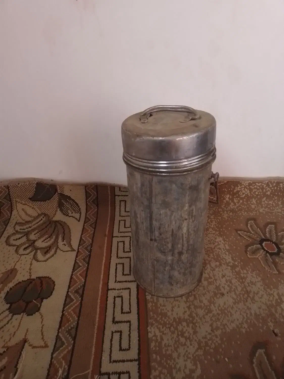 کلمن آب جوش واب یخ قدیمی|کلکسیون اشیاء عتیقه|خمین, |دیوار