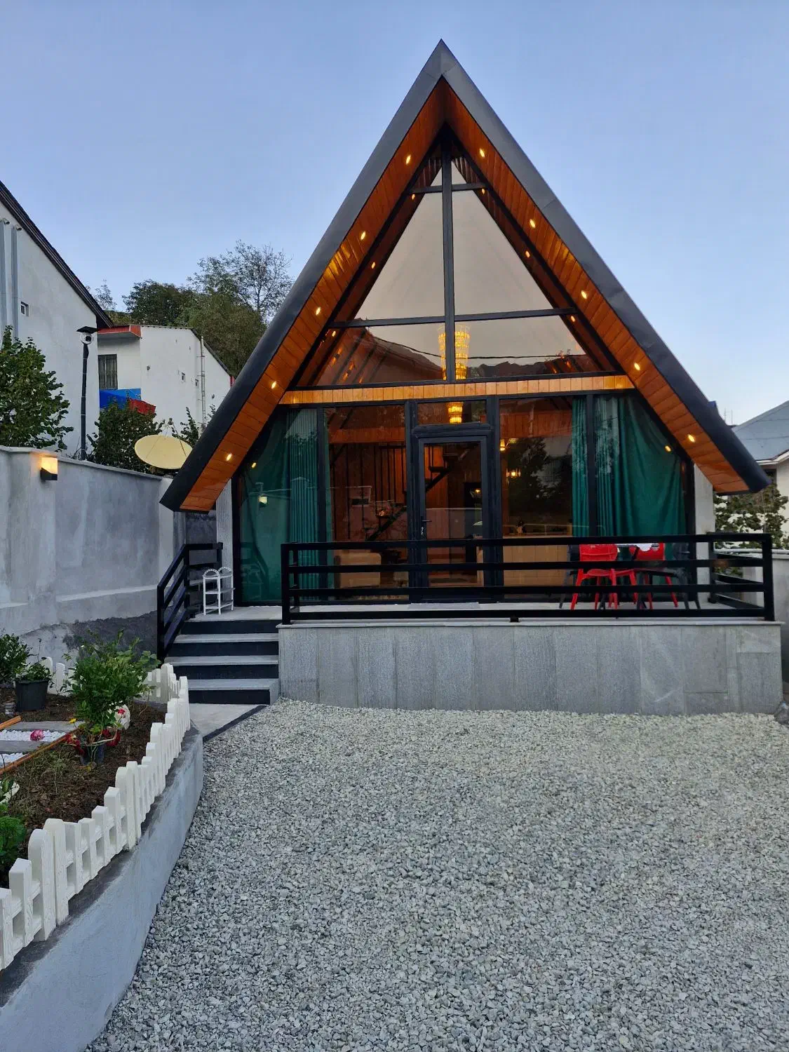 کلبه سوئیسی رامسر (جواهرده) دو خوابه|اجارهٔ کوتاه‌مدت ویلا و باغ|رامسر, |دیوار