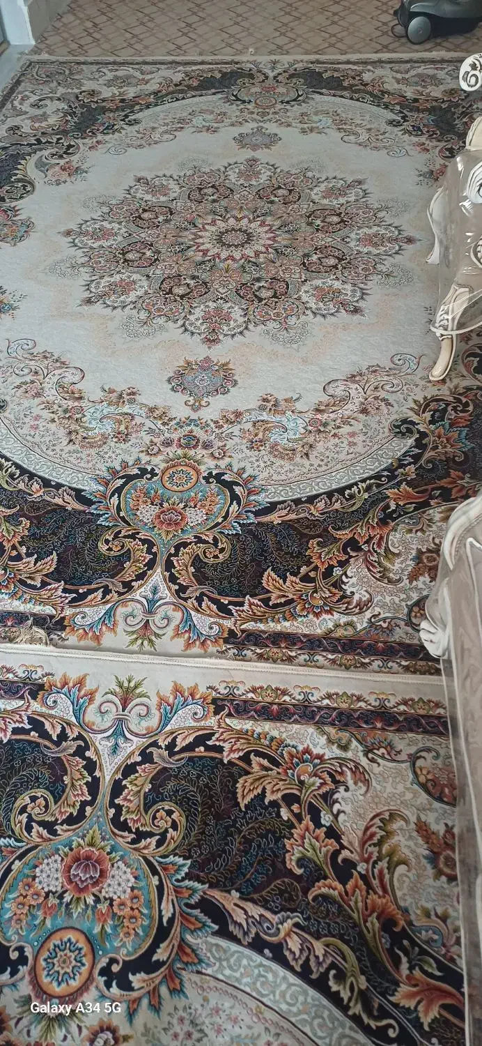 فرش ۱۲متری|فرش|سبزوار, قلعه‌نو دهزار|دیوار