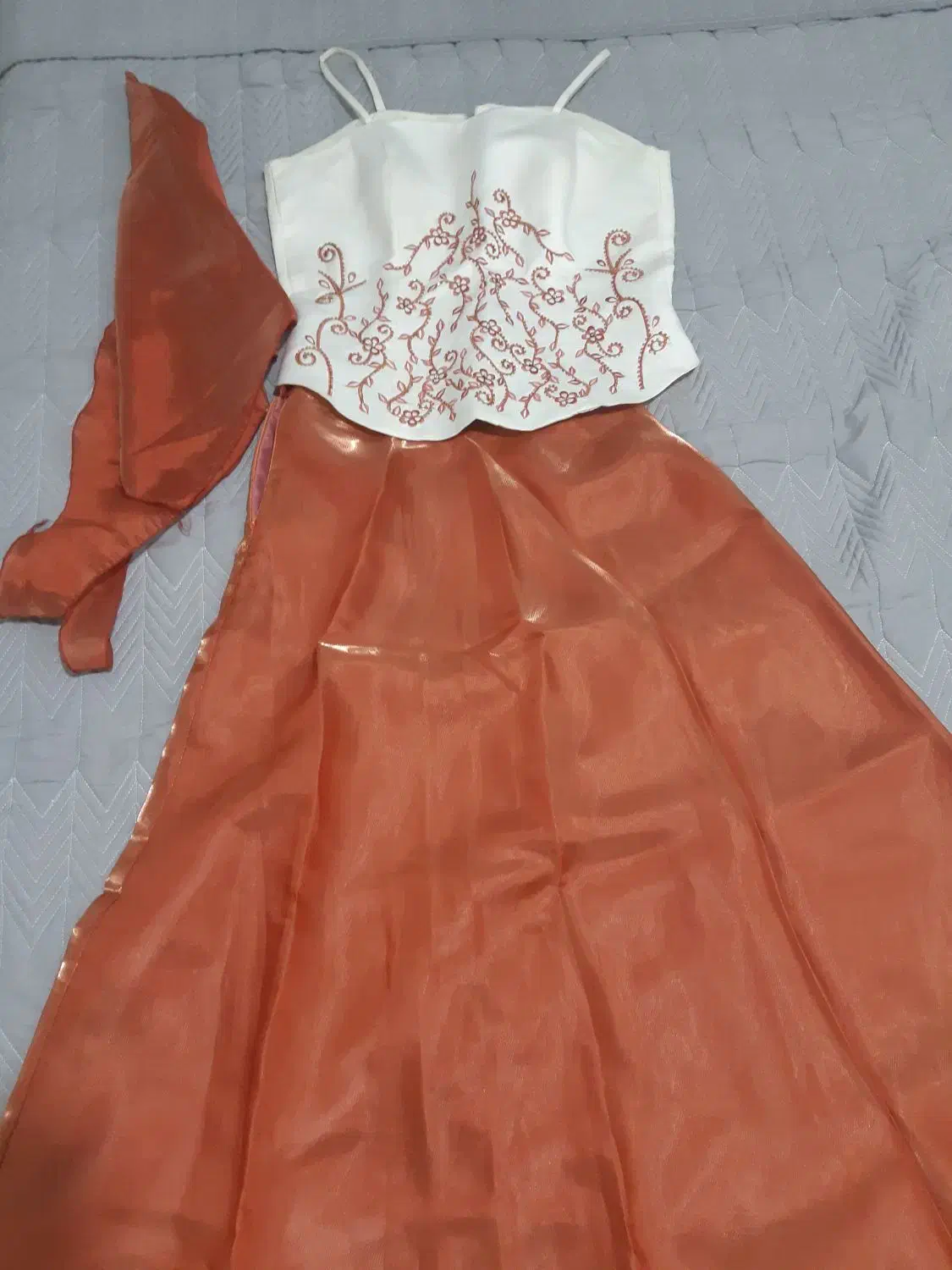 لباس مجلسی|لباس|جم, |دیوار