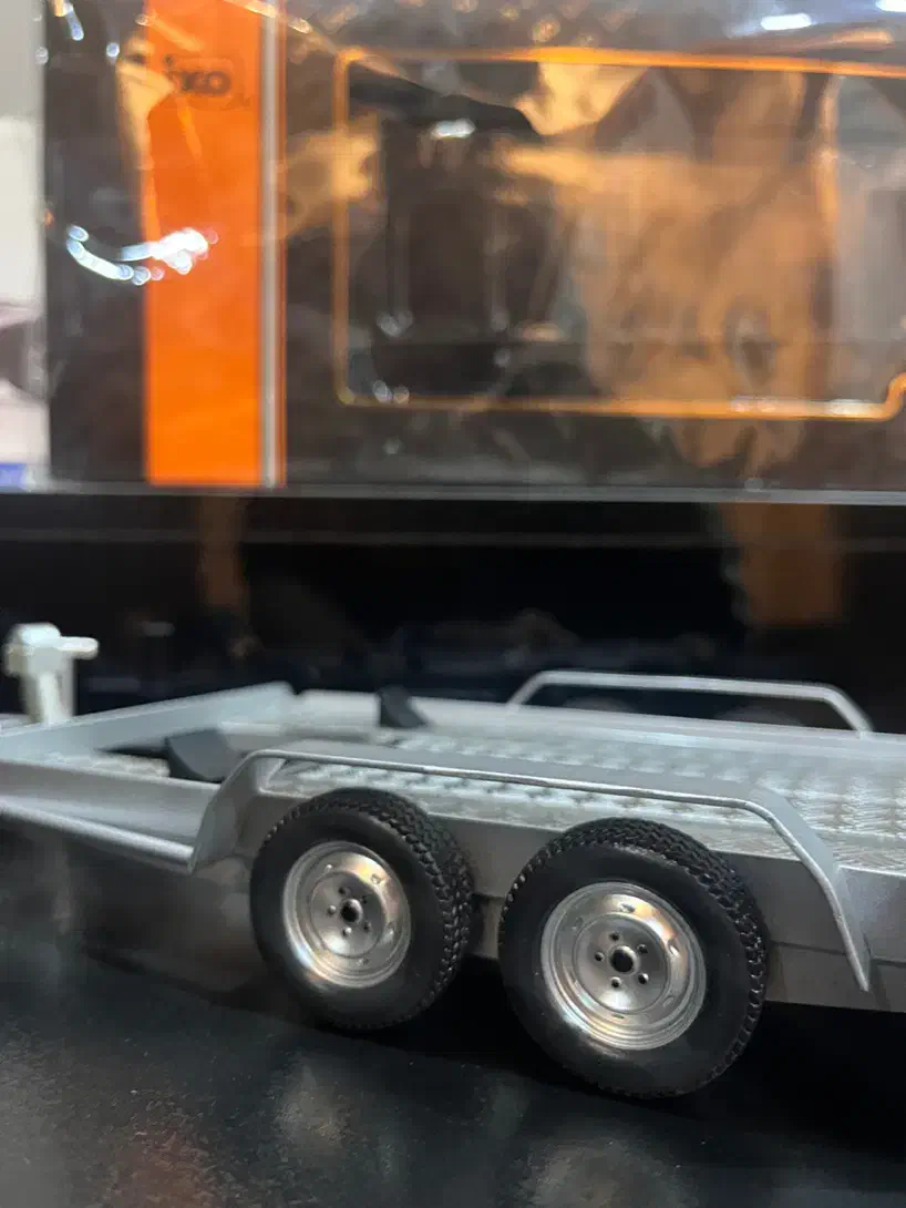 ماکت ۱/۱۸ فلزی تریلر خودرو Autotrailer IXO|کلکسیون و سرگرمی|تهران, سازمان برنامه جنوبی|دیوار