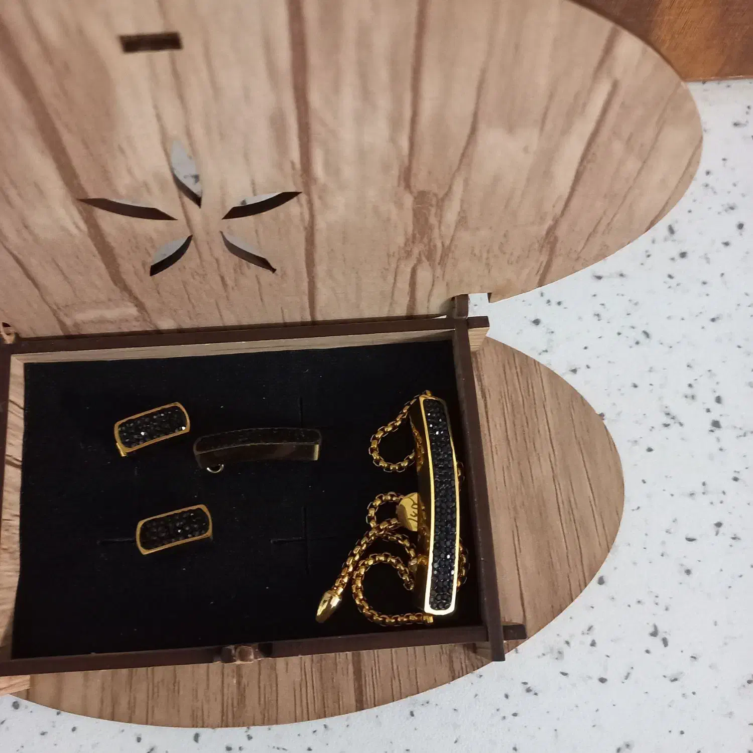 نیم ست مشکی بدل|جواهرات|همدان, |دیوار