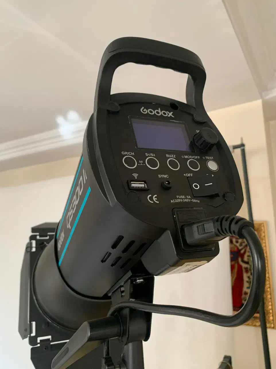 فلاش qs300ii گودکس و سافت باکس همراه سه پایه godox|دوربین عکاسی و فیلمبرداری|شهریار, شهریار|دیوار