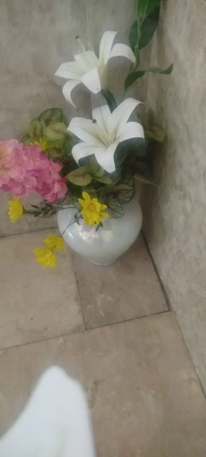 گل همراه با گلدان|گل مصنوعی|بندر ماهشهر, |دیوار