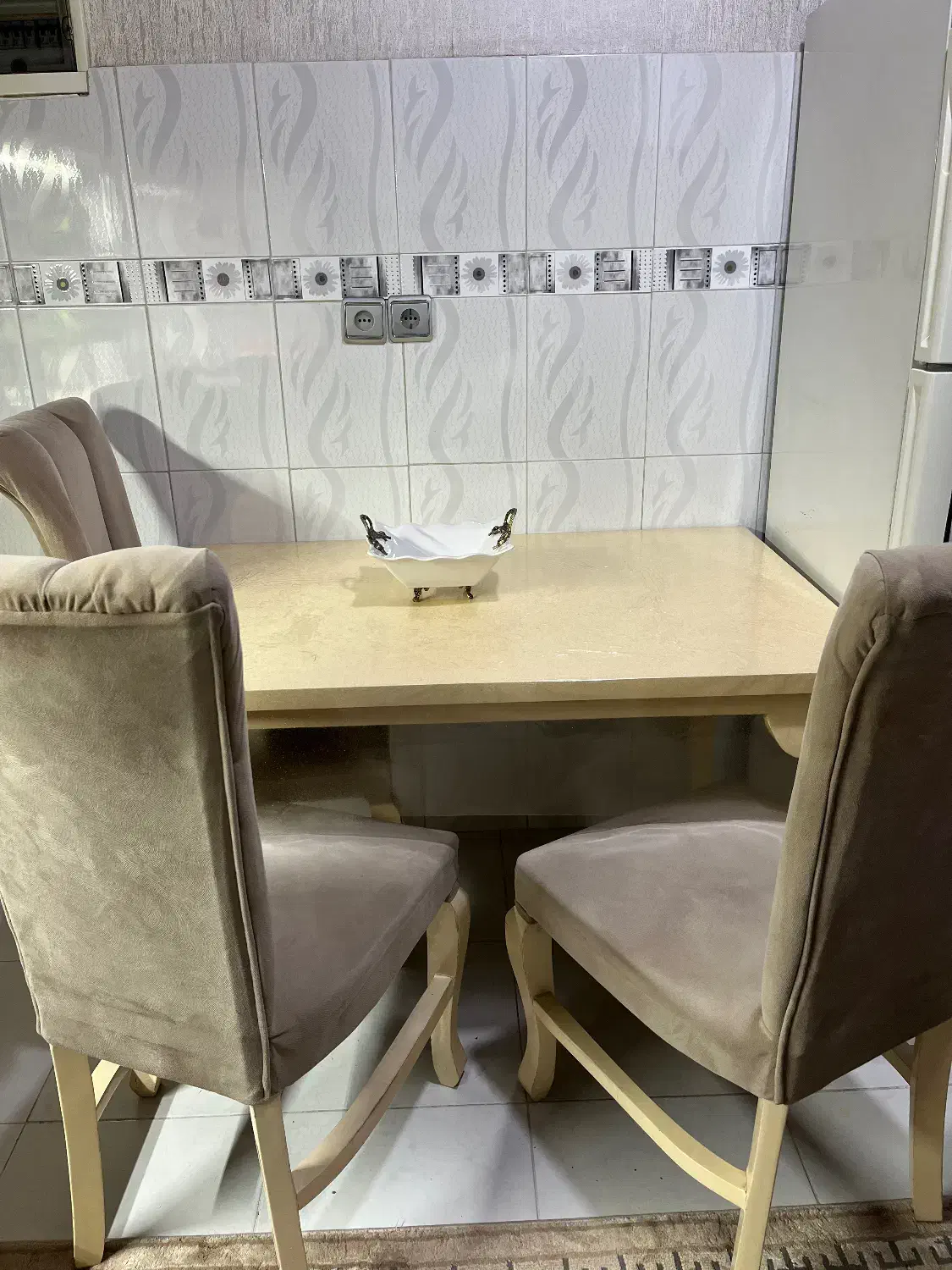 میزناهارخوری ۴ نفره|میز و صندلی غذاخوری|رشت, تازه آباد|دیوار