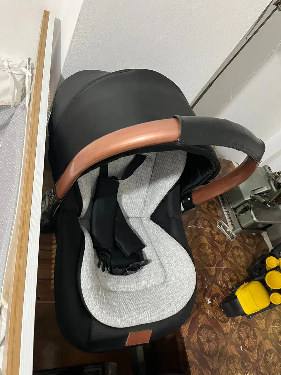 کریر در حد استفاده نشده نو نو نو|اسباب و اثاث بچه|محمودآباد, |دیوار