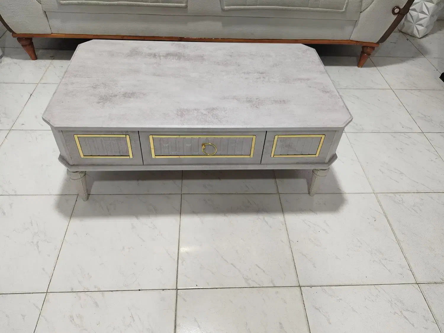 میز و صندلی در حد نو|مبلمان اداری|مهاباد (آذربایجان غربی), |دیوار