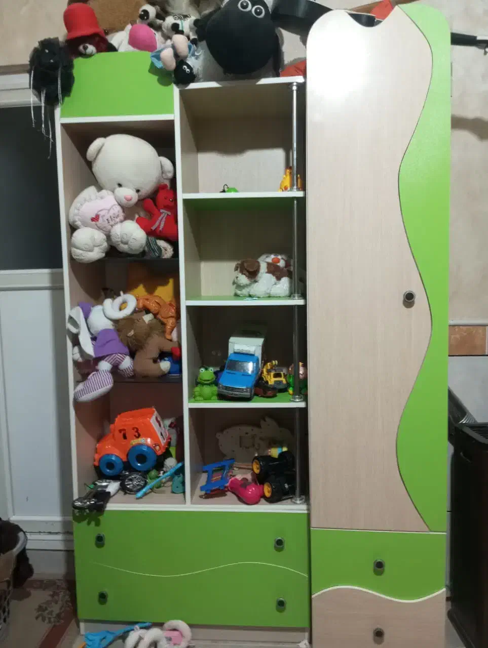 کمد ویترین تمیز سالم با سه چرخه|اسباب و اثاث بچه|سمنان, |دیوار