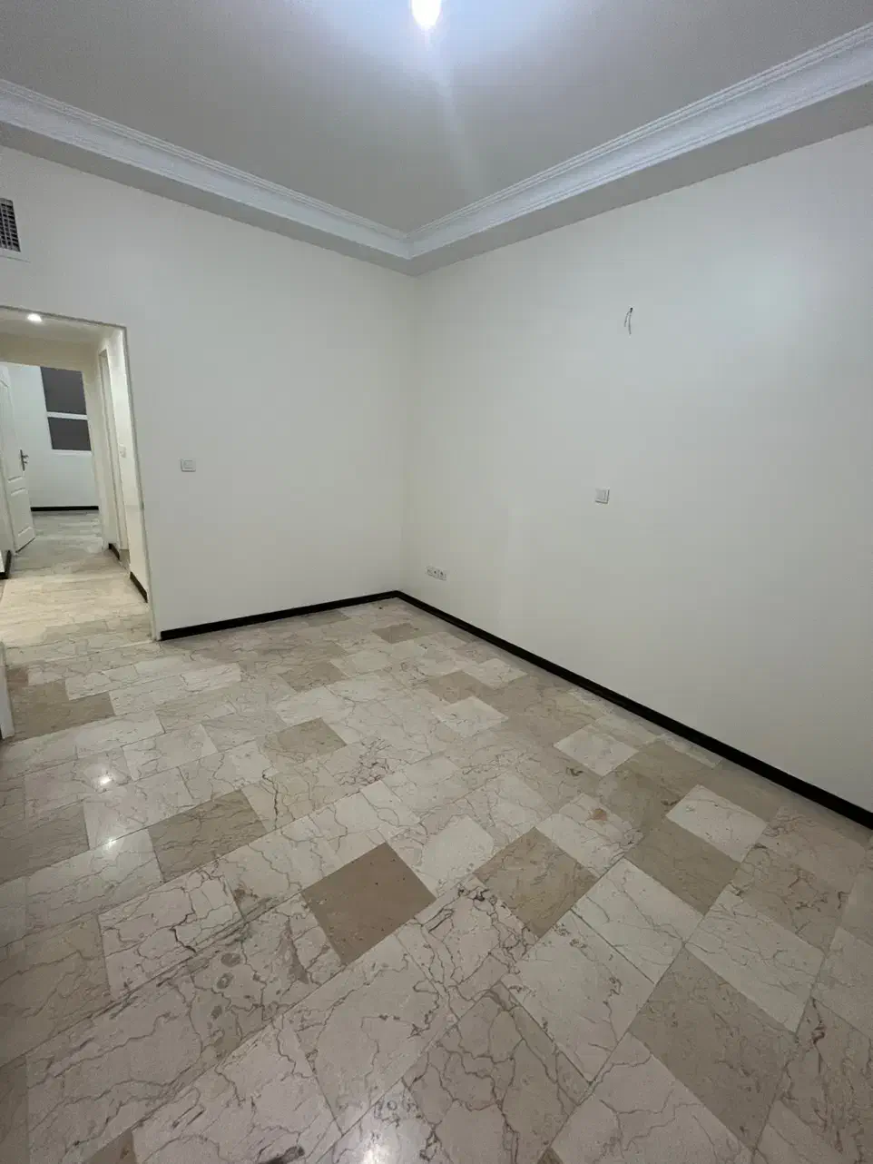 ۵۵متر/ تاپ لوکیشن/ کم واحد