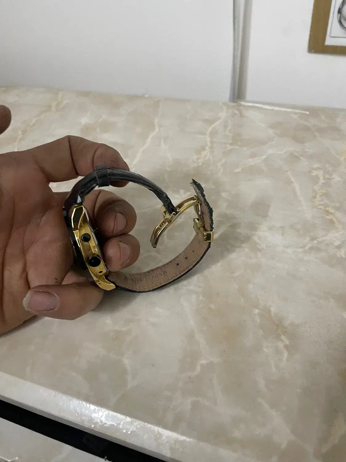 ساعت مچی|ساعت|قم, نیروگاه|دیوار