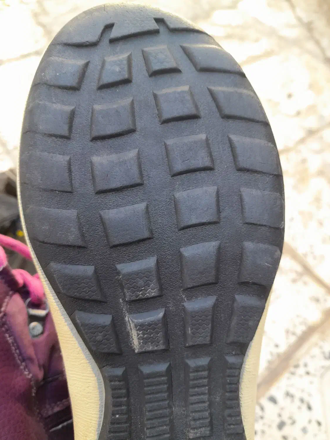 پوتین خارجی|کیف، کفش، کمربند|دهگلان, |دیوار