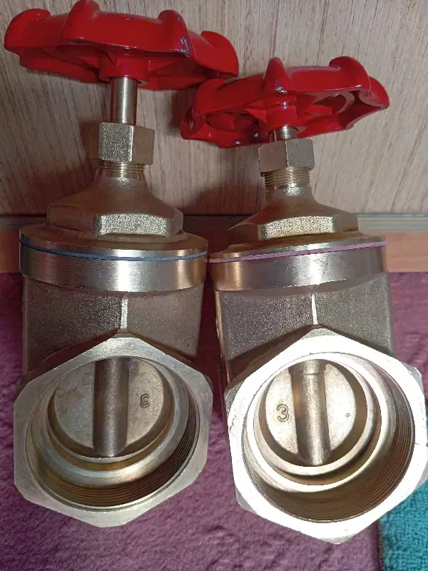 برنجی ۲عدد|مصالح و تجهیزات ساختمان|فلاورجان, |دیوار