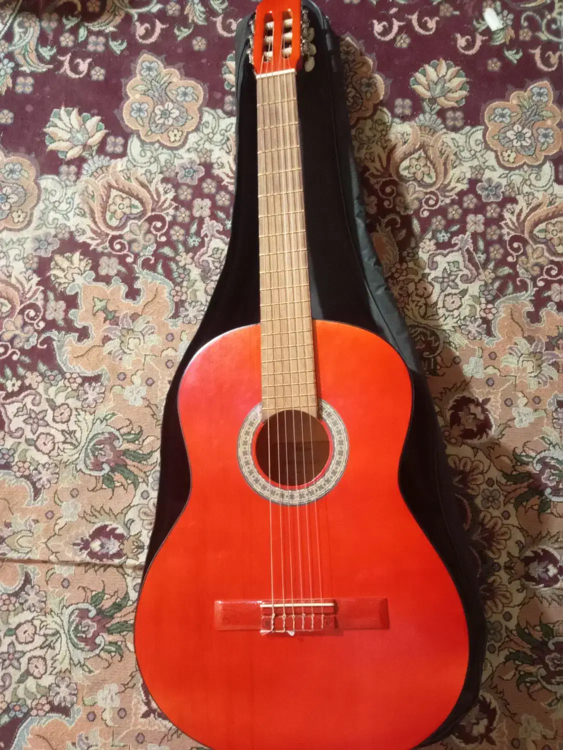 گیتار آنتونیو سانچز|گیتار، بیس، امپلیفایر|چابهار, |دیوار