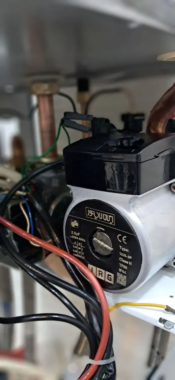 پکیچ ایران رادیاتور در حد صفر|آبگرمکن، پکیج، شوفاژ|رشت, سیا اسطلخ|دیوار