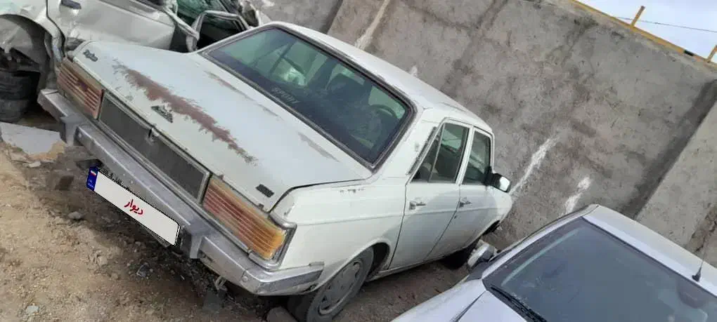 خودروی فرسوده و تصادفی|خودرو سواری و وانت|بروجرد, |دیوار