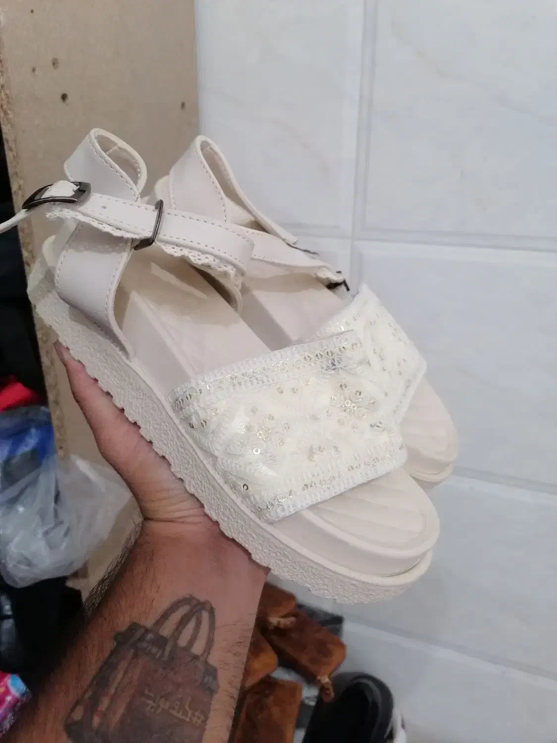 صندل تابستونی|کیف، کفش، کمربند|قم, نیروگاه|دیوار