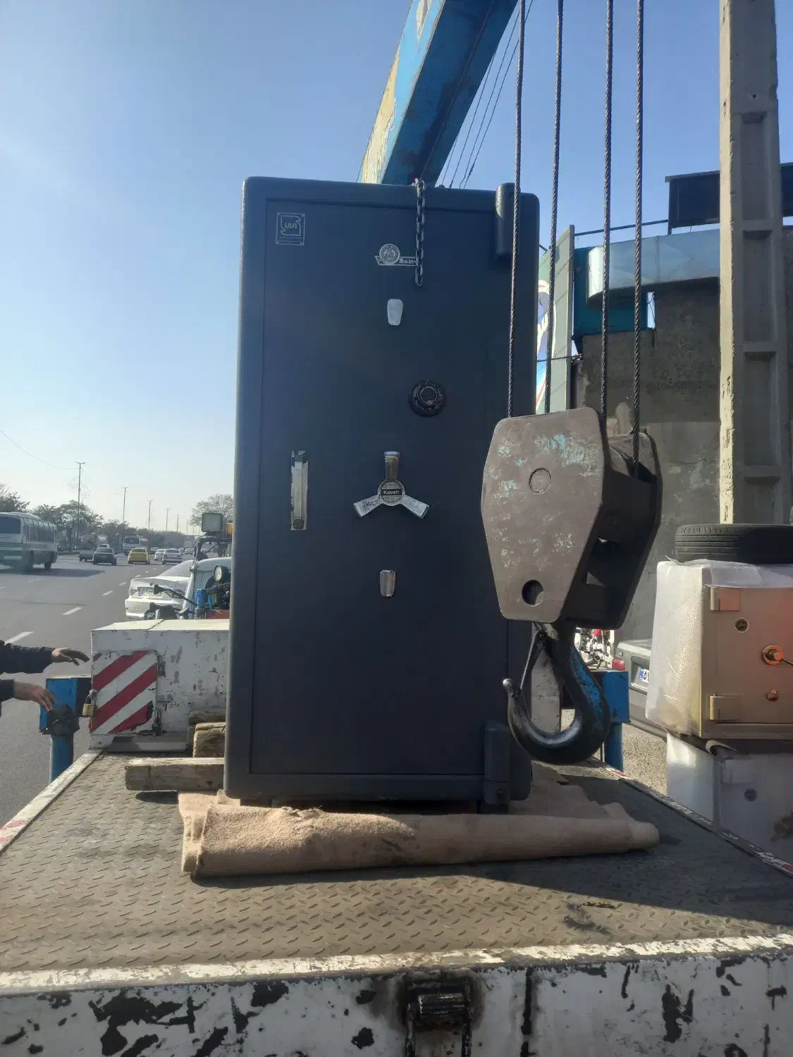 گاوصندوق ۲۰۰۰ رنگ فابریک رمز سارجنت امریکا|ابزارآلات|تبریز, |دیوار