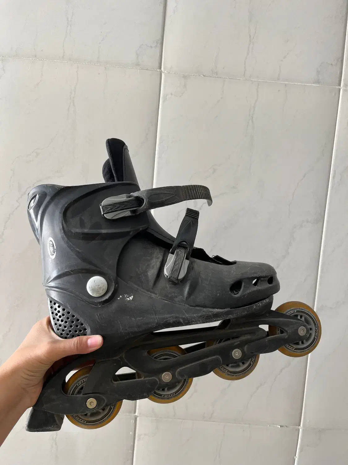 اسکیت به همراه وسایل ایمنی|دوچرخه، اسکیت، اسکوتر|شیراز, شهرک کوثر|دیوار