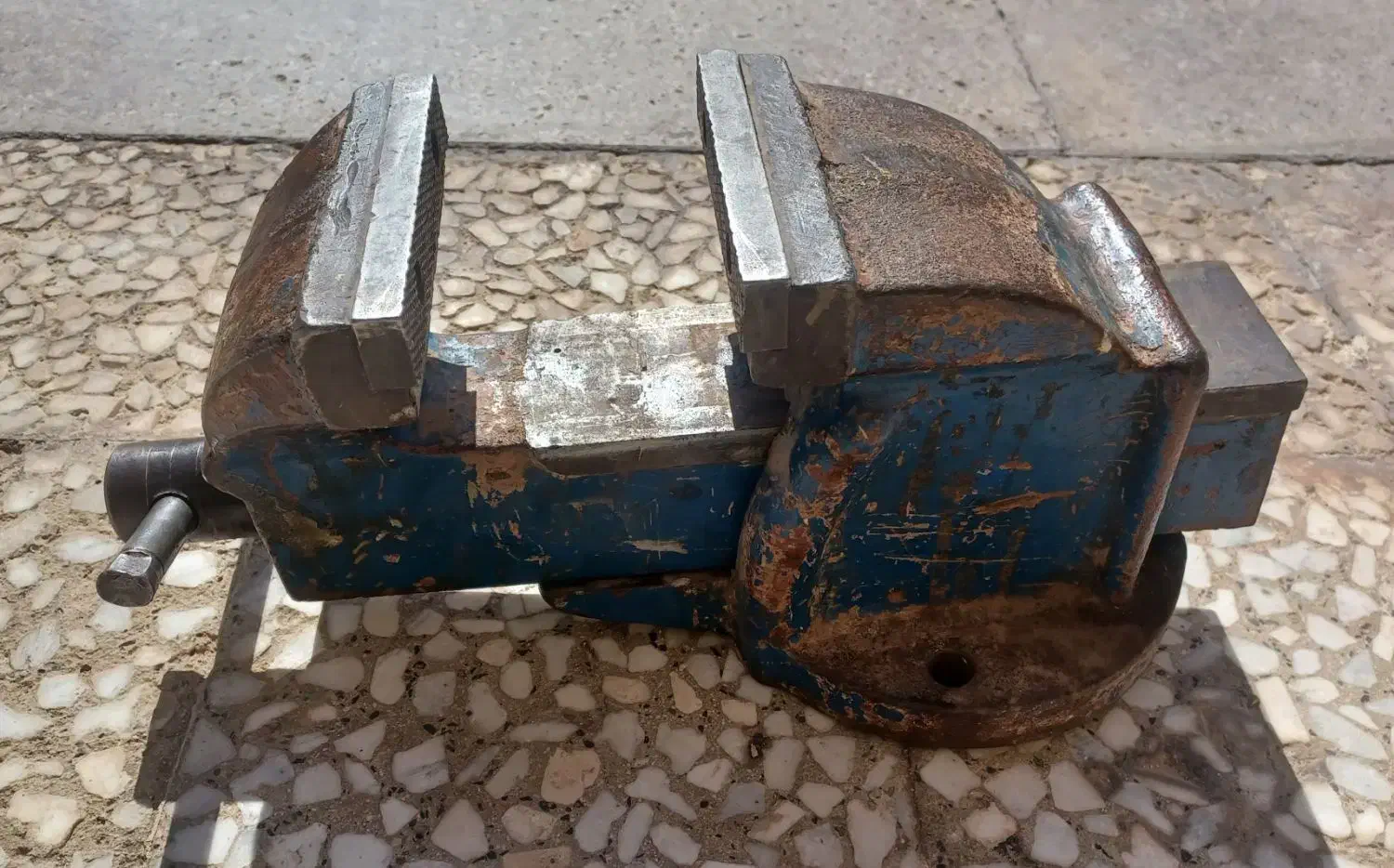 گیره قدیمی|ابزارآلات|گرمسار, |دیوار