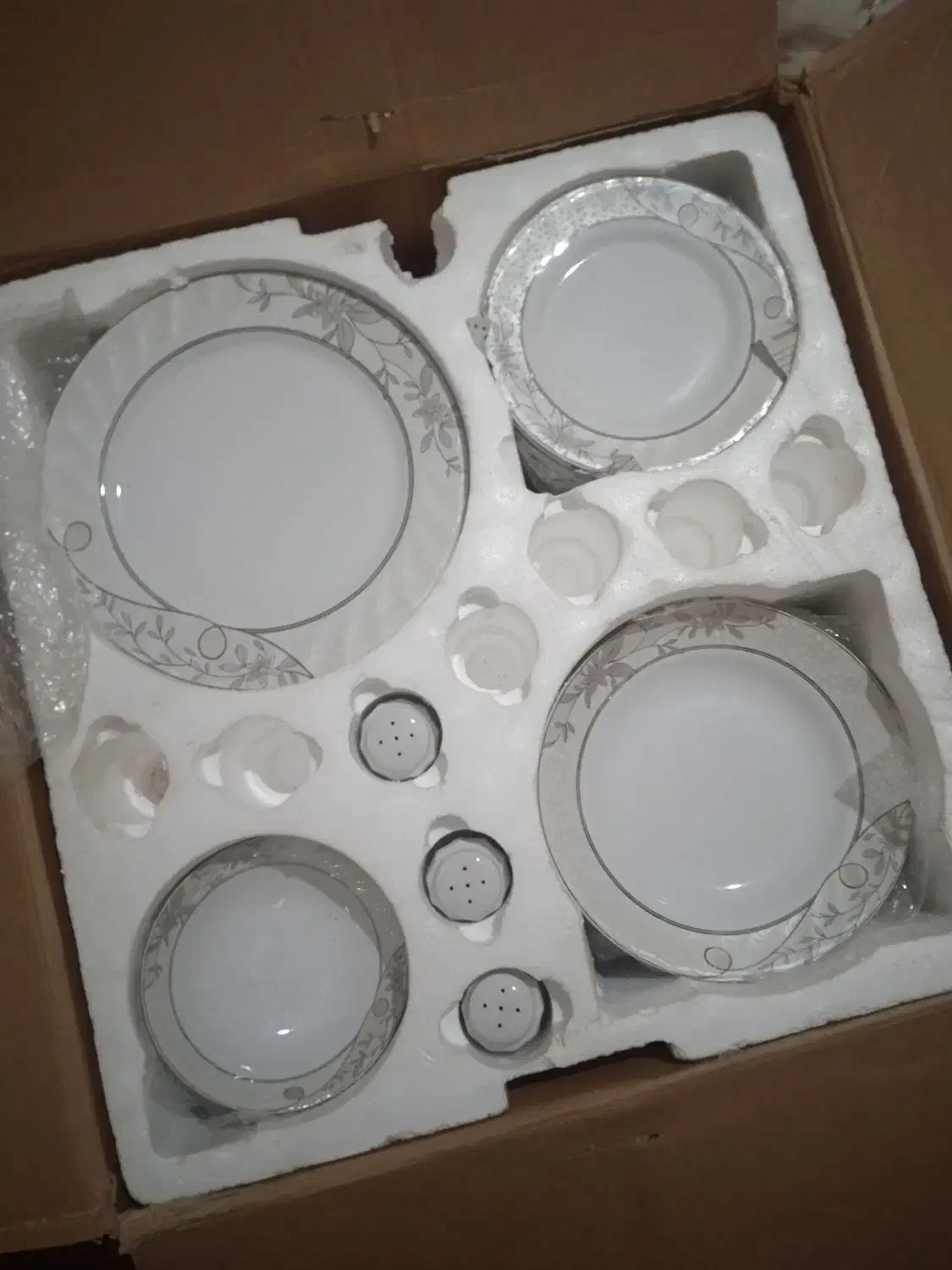 سرویس چینی ۶نفره نو|ظروف سرو و پذیرایی|محمدیه-قزوین, |دیوار