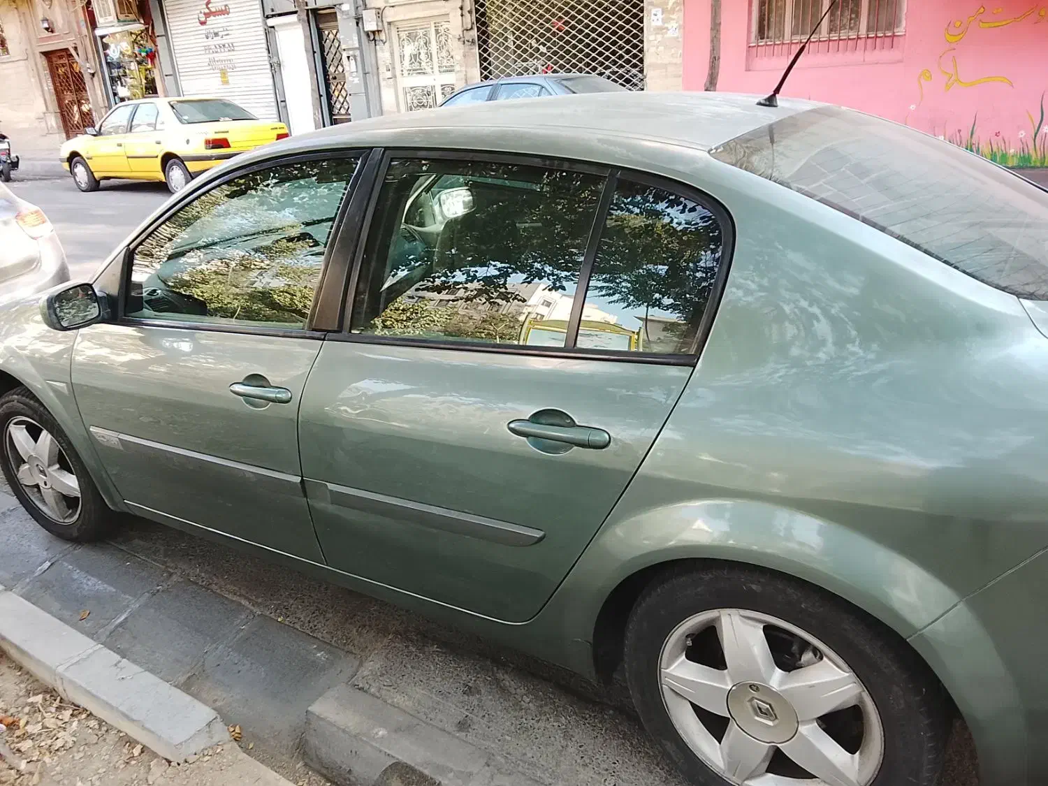 مگان 2000|خودرو سواری و وانت|تهران, صادقیه|دیوار