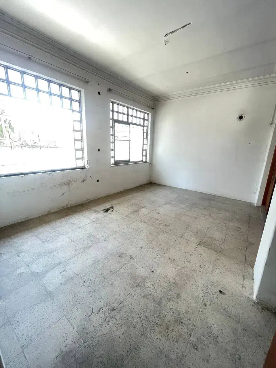 ویلایی قدیمی نزدیک استخر لاهیجان|فروش خانه و ویلا|لاهیجان, امیرشهید|دیوار