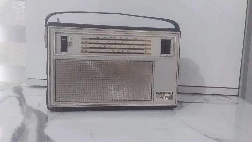 رادیو عتیقه|کلکسیون اشیاء عتیقه|سنندج, |دیوار