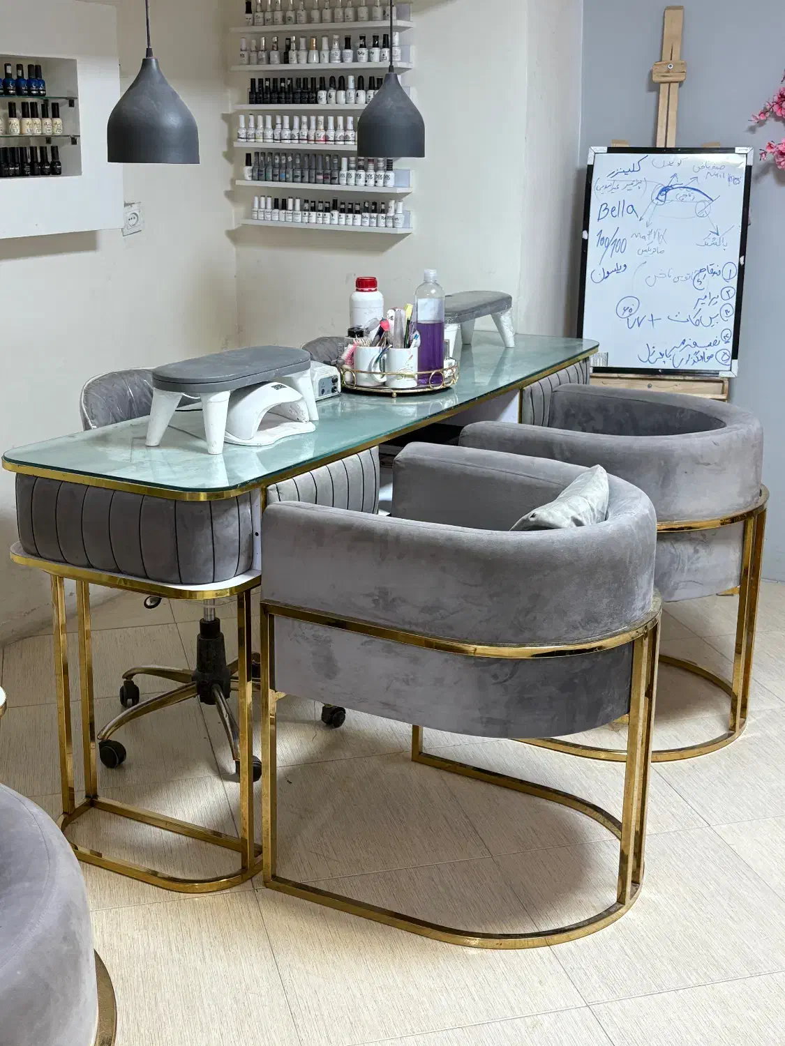 فروش چند میز صندلی ناخن|آرایشگاه و سالنهای زیبایی|سیرجان, |دیوار