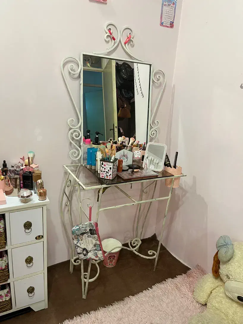 تخت فرفورژه|تخت و سرویس خواب|رشت, نیروی دریایی|دیوار