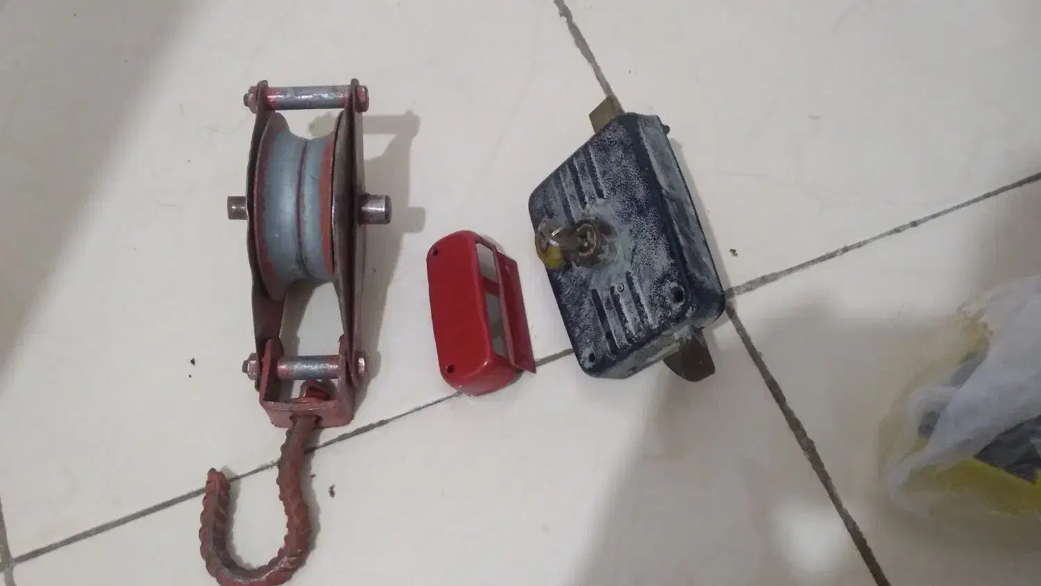 قرقره و قفل درب حیاطی|حراج|گلبهار, شهر جدید گلبهار|دیوار