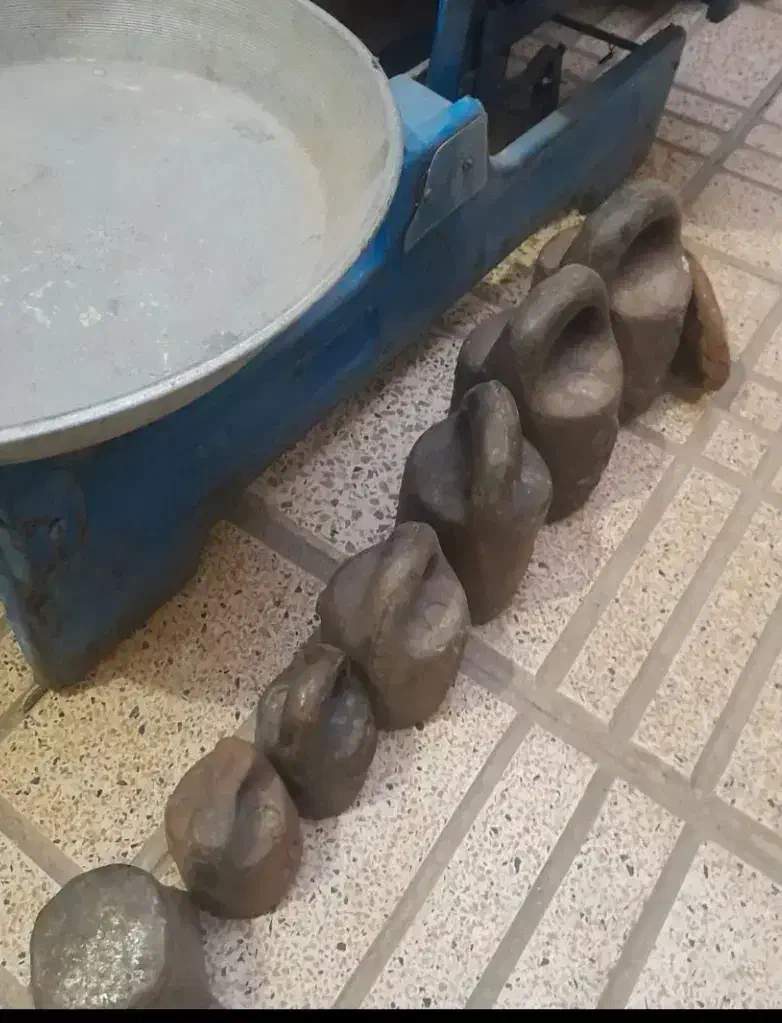 سنگ ترازو حدودا ۴۰کیلو|ابزارآلات|اردبیل, |دیوار