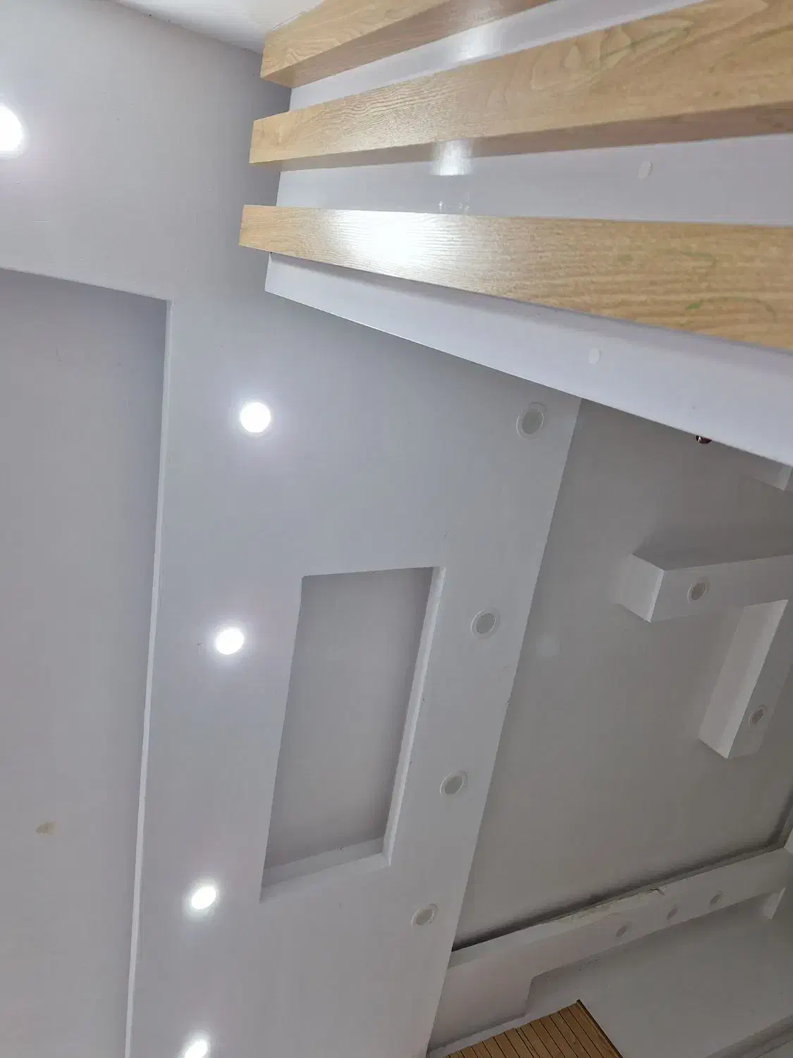 کارگر کناف کاری|استخدام معماری، عمران و ساختمانی|رشت, یخسازی|دیوار